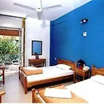 Hotel Izeλa 2*