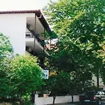 Izeλa Hotel