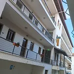 Izeλa فندق 2*