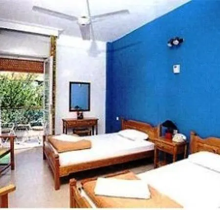 Hotel Izeλa 2*