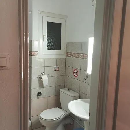 Hotel Izeλa 2*