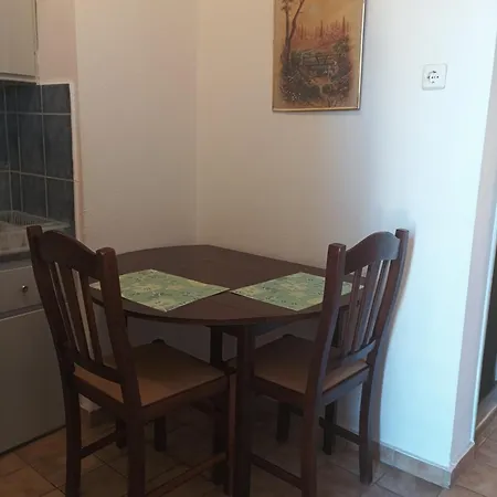 Izeλa 2* Kala Nera