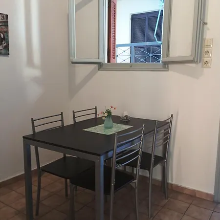 Hotel Izeλa 2*
