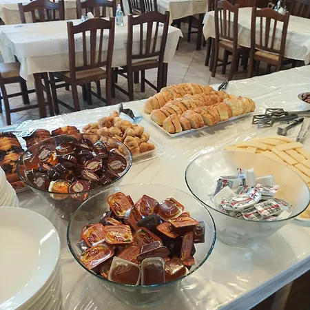 Izeλa Hotel 2*